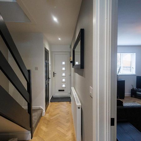 Uber Stylish 3 Bedroom Home Off Road Parking Near Town Centre And Bike Park Wales Merthyr Tydfil Exterior foto