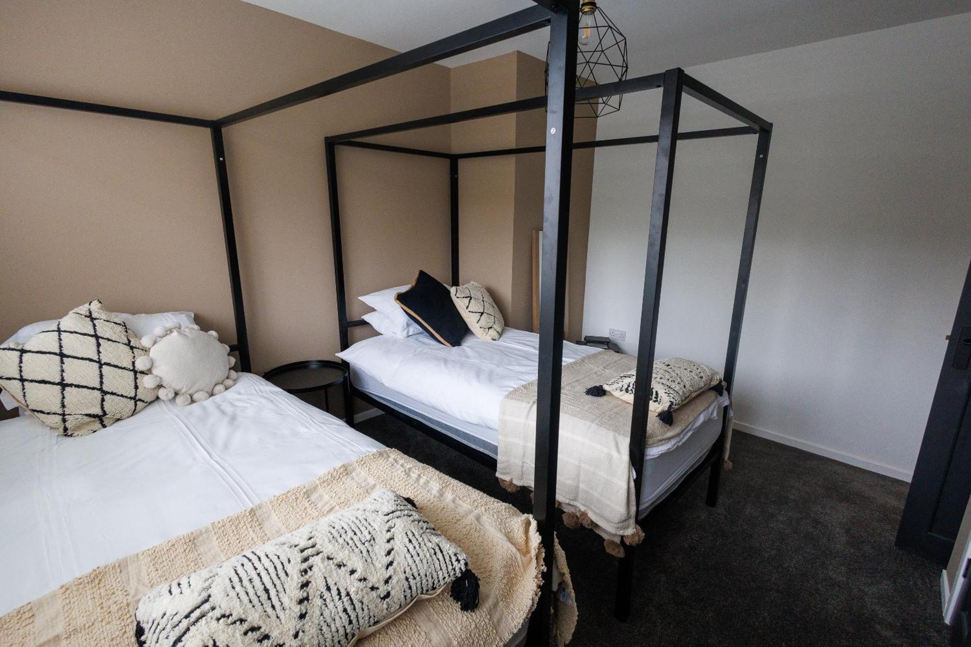 Uber Stylish 3 Bedroom Home Off Road Parking Near Town Centre And Bike Park Wales Merthyr Tydfil Exterior foto