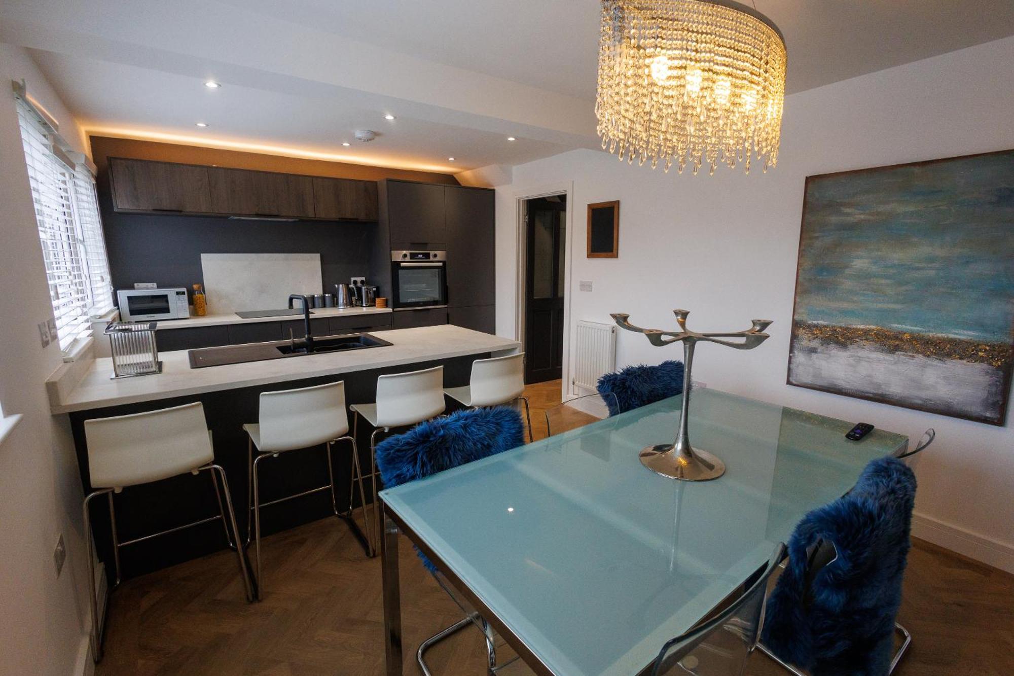 Uber Stylish 3 Bedroom Home Off Road Parking Near Town Centre And Bike Park Wales Merthyr Tydfil Exterior foto